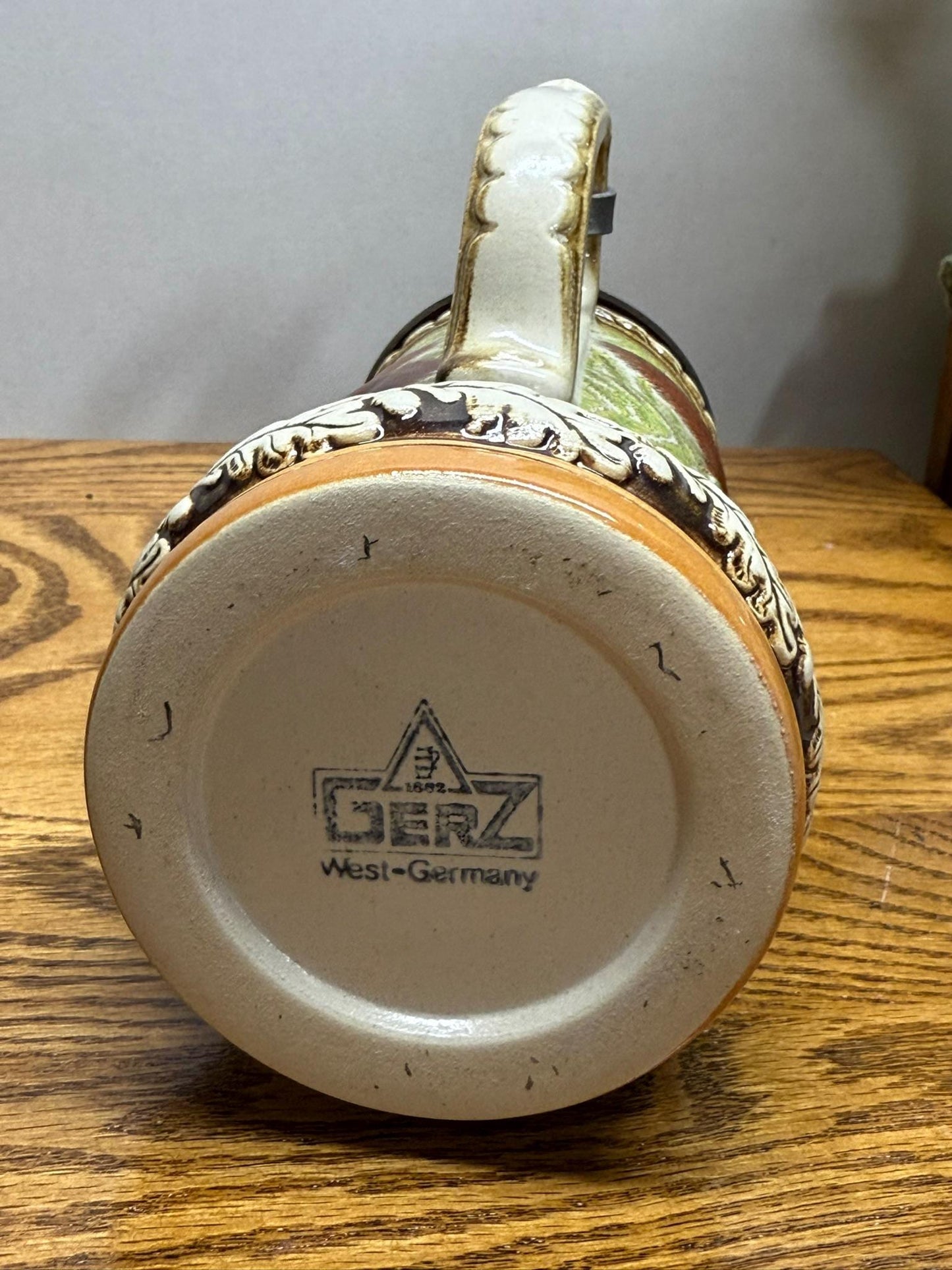 Gerz Wildlife German Beer Stein showcasing embossed squirrels and acorns on the lid