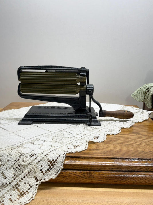 Antique American Machine Eagle Fluting Seamstress Machine