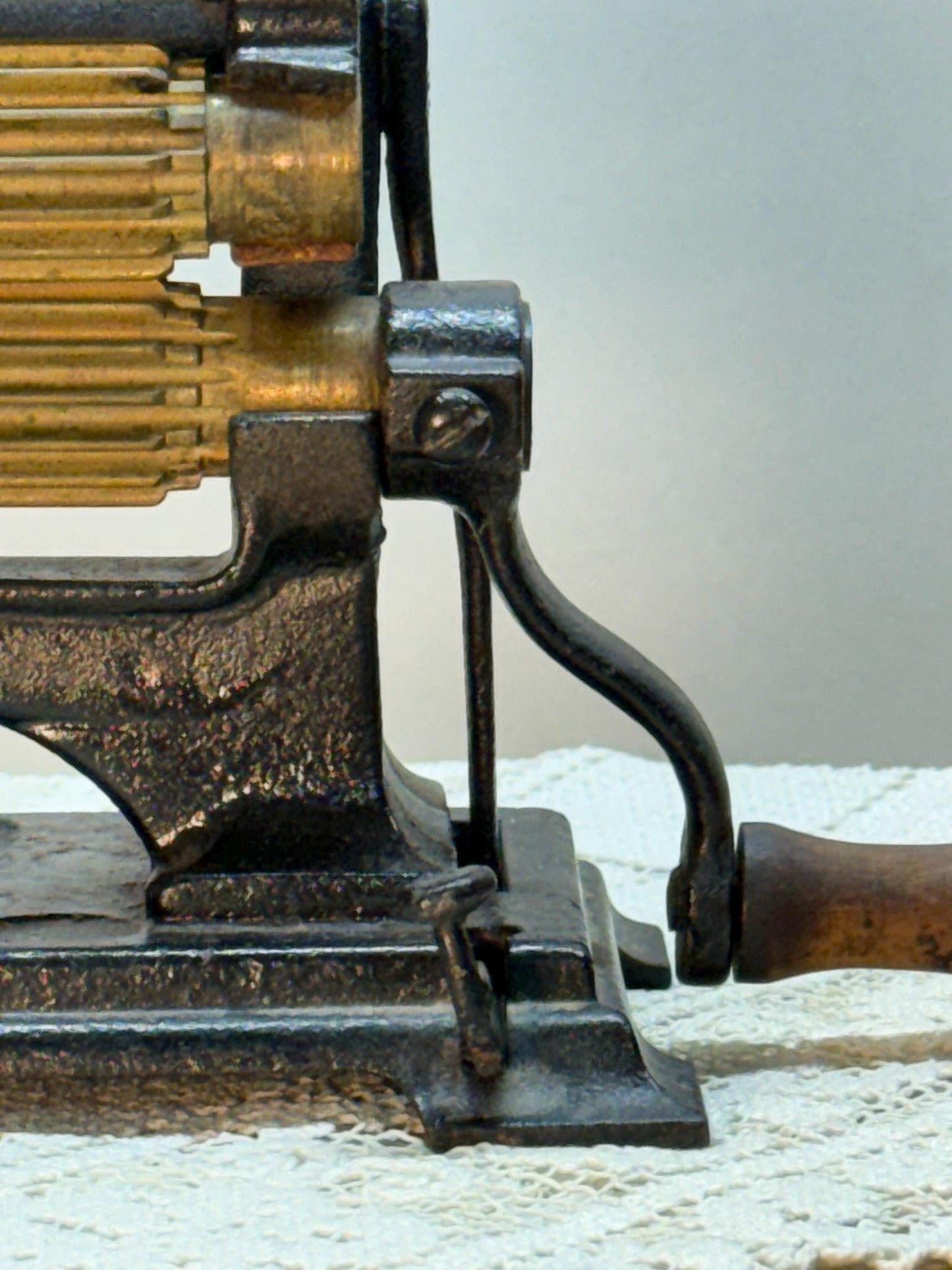 Antique American Machine Eagle Fluting Seamstress Machine