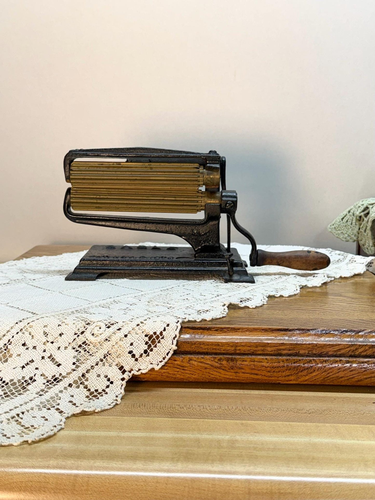 Antique American Machine Eagle Fluting Seamstress Machine